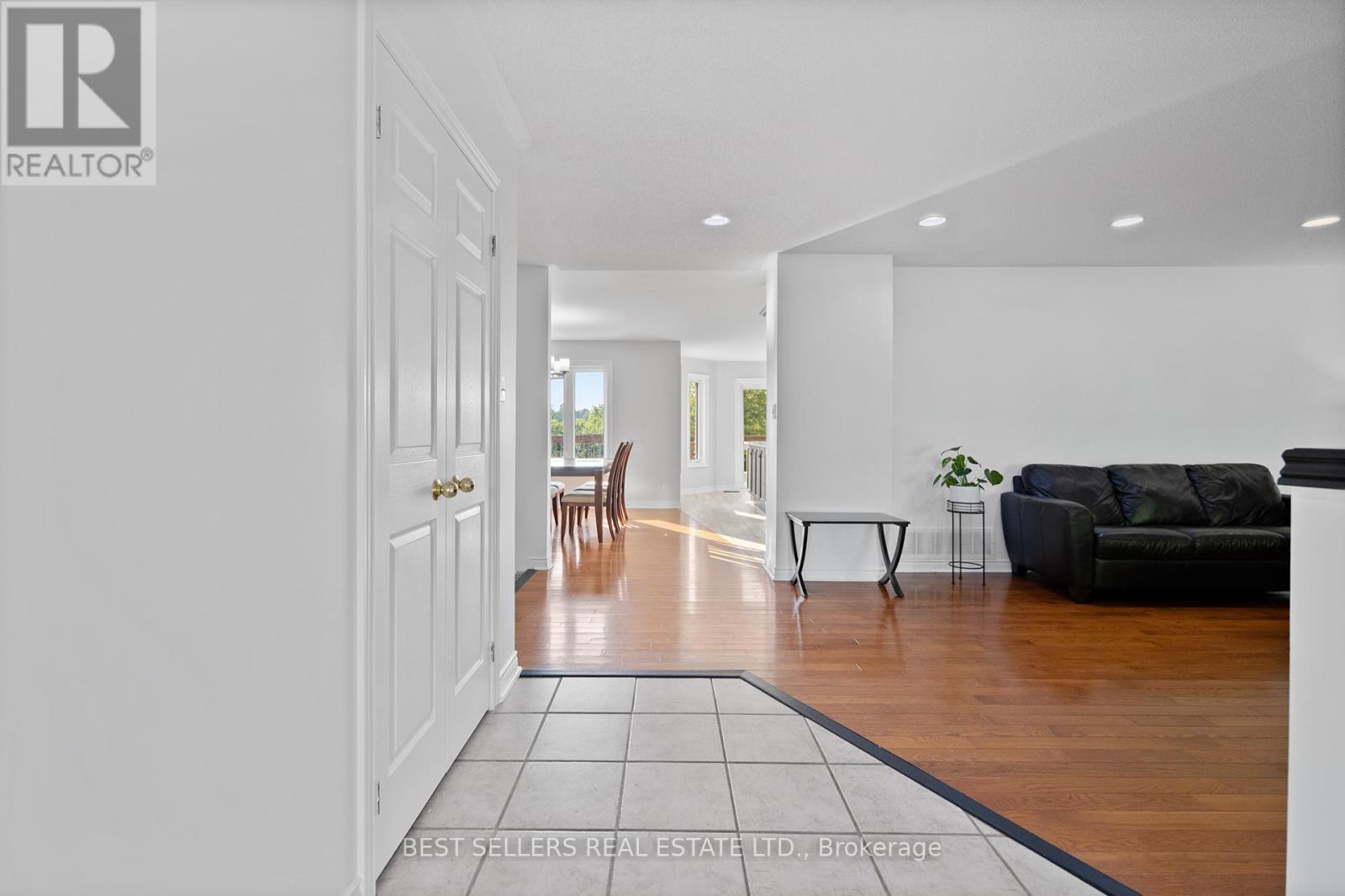 14 Pioneer Ridge Court, Essa, Ontario  L0L 1N0 - Photo 11 - N12613812