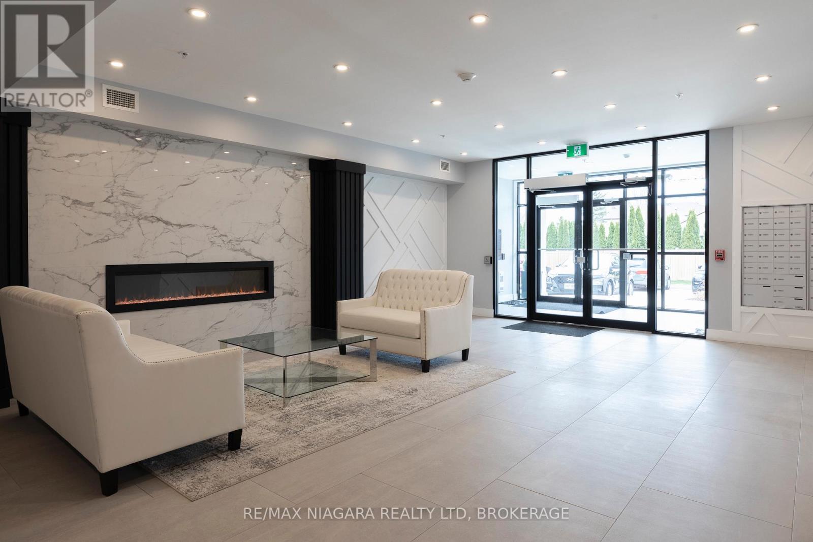 208 - 120 Springvalley Crescent, Hamilton, Ontario  L9C 0G2 - Photo 3 - X13040308