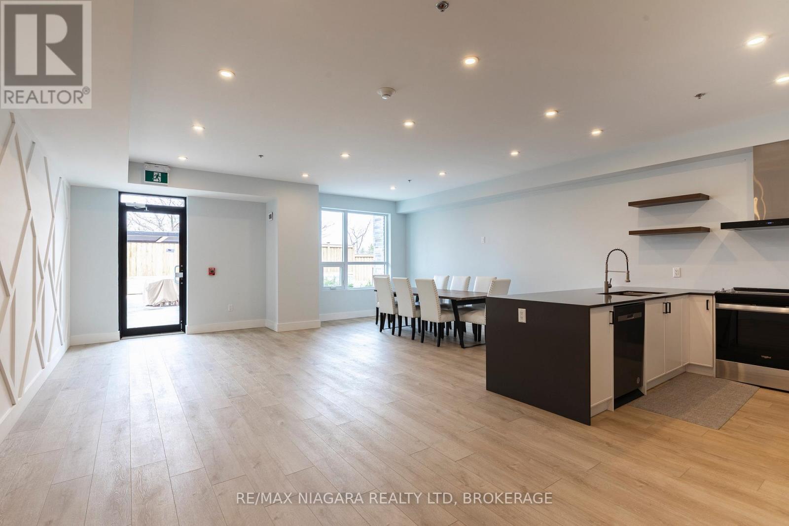 208 - 120 Springvalley Crescent, Hamilton, Ontario  L9C 0G2 - Photo 42 - X13040308