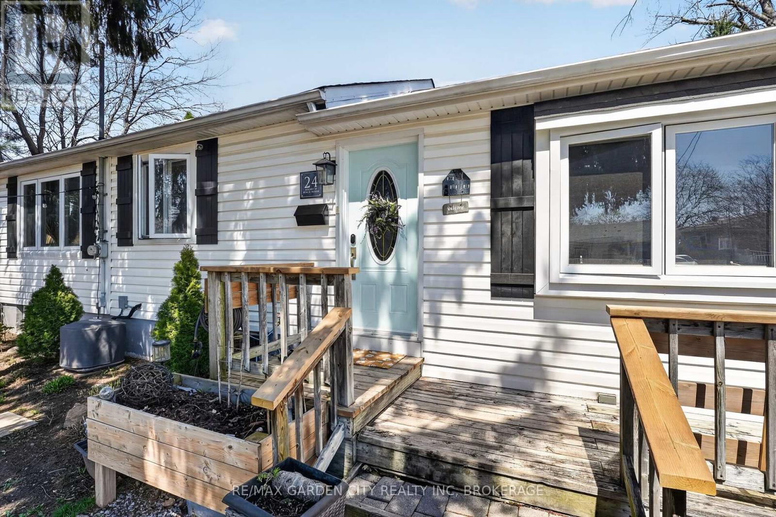 24 Bogart Street, St. Catharines, Ontario  L2M 1E6 - Photo 4 - X13040394