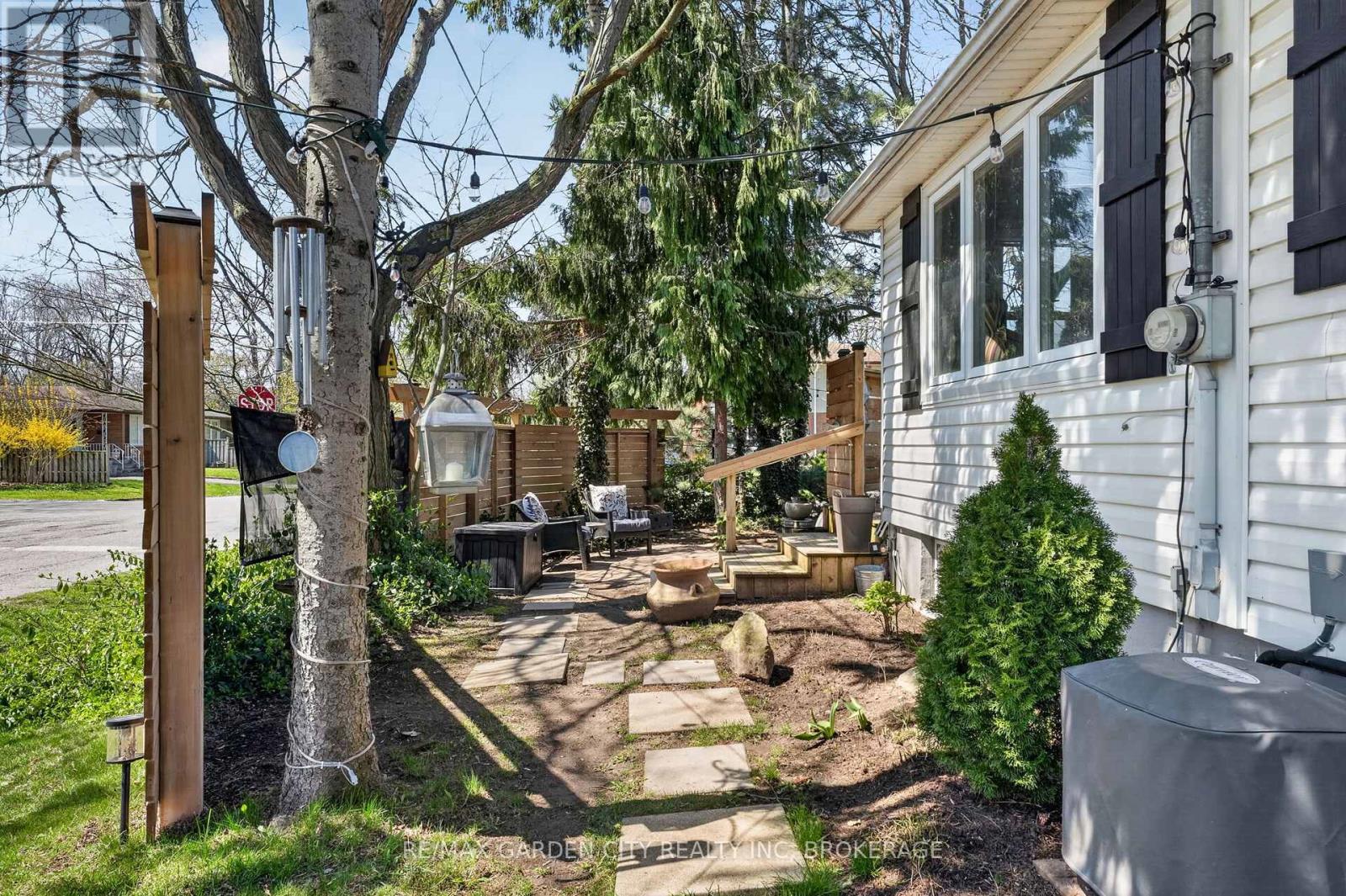 24 Bogart Street, St. Catharines, Ontario  L2M 1E6 - Photo 48 - X13040394