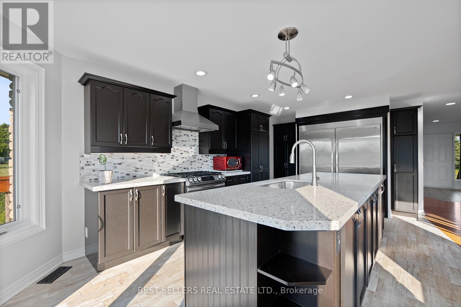 14 Pioneer Ridge Court, Essa, Ontario  L0L 1N0 - Photo 17 - N12613812