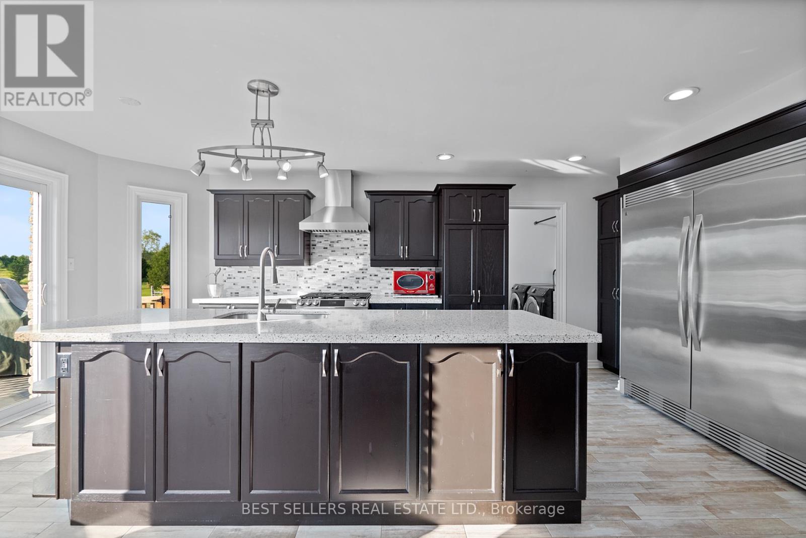 14 Pioneer Ridge Court, Essa, Ontario  L0L 1N0 - Photo 16 - N12613812