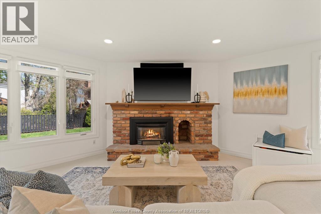 3480 Ouellette, Windsor, Ontario  N9E 3L9 - Photo 11 - 26009126
