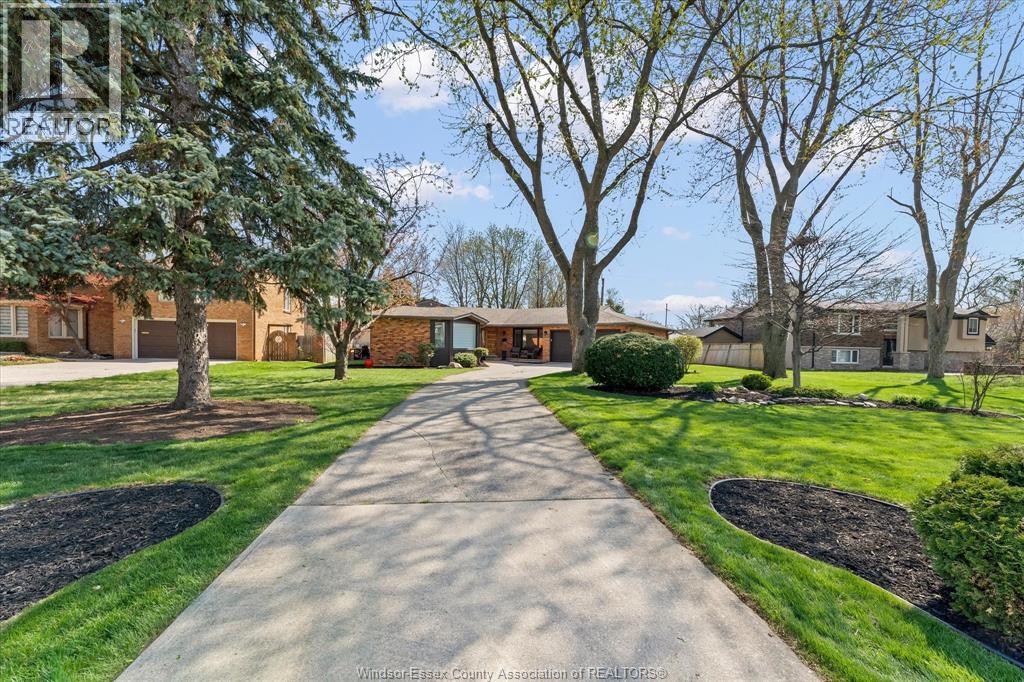 3480 Ouellette, Windsor, Ontario  N9E 3L9 - Photo 3 - 26009126