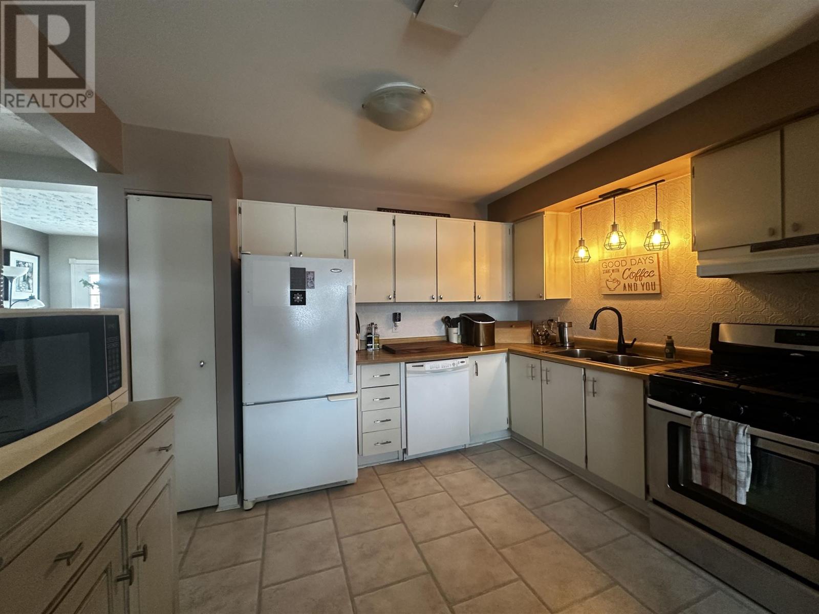 59 Farrell Cres, Elliot Lake, Ontario  P5A 3N5 - Photo 4 - SM260674