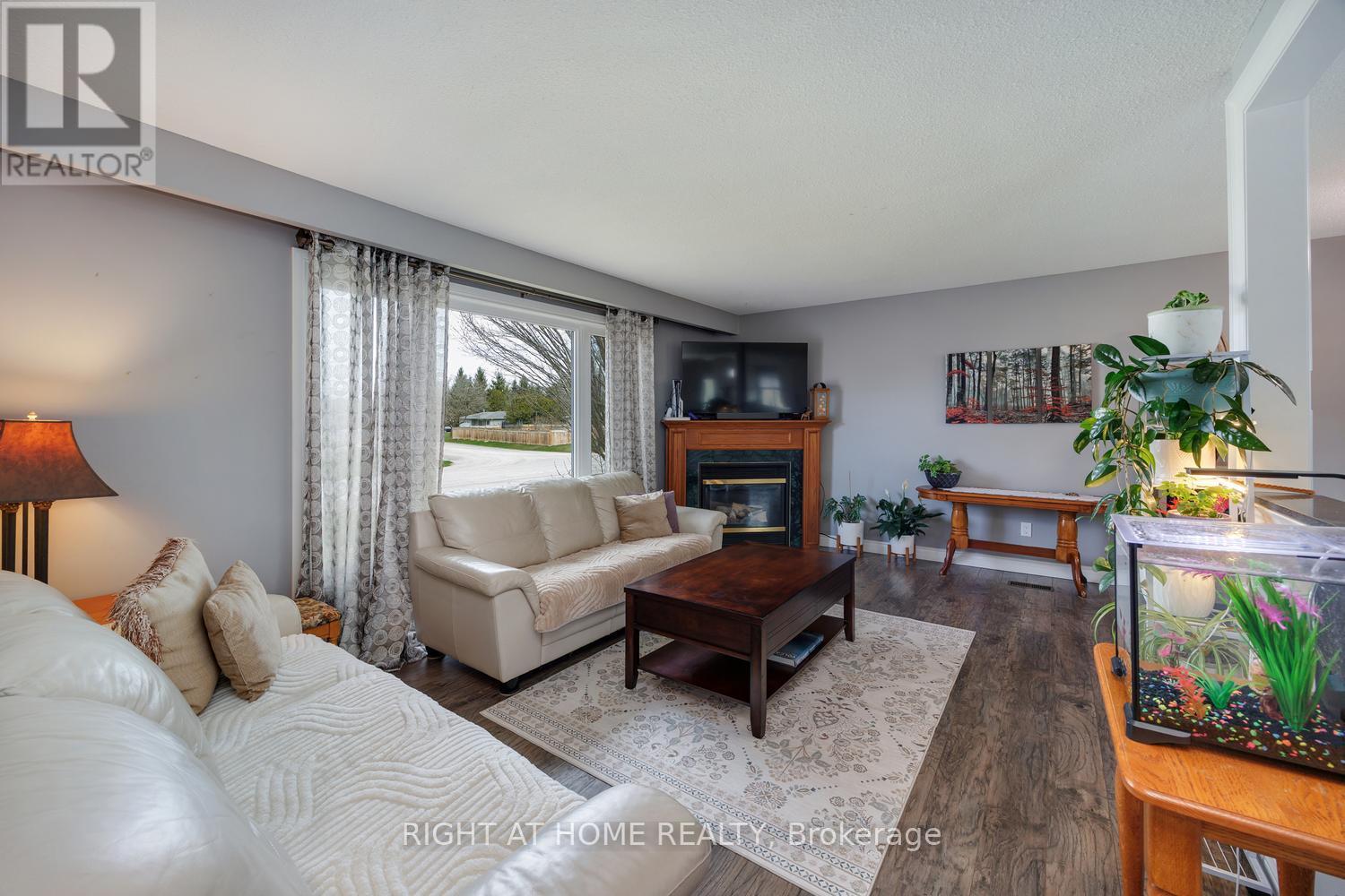 17 Crestview Avenue, Scugog, Ontario  L0B 1B0 - Photo 11 - E13040252