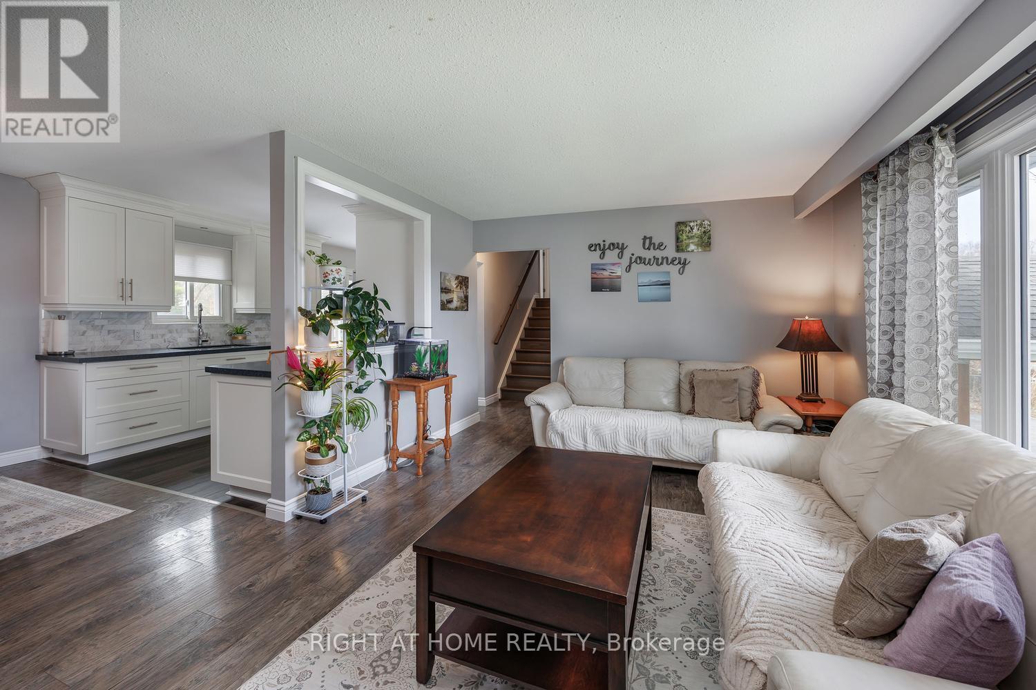 17 Crestview Avenue, Scugog, Ontario  L0B 1B0 - Photo 12 - E13040252