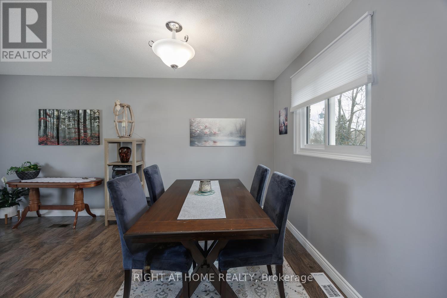 17 Crestview Avenue, Scugog, Ontario  L0B 1B0 - Photo 14 - E13040252