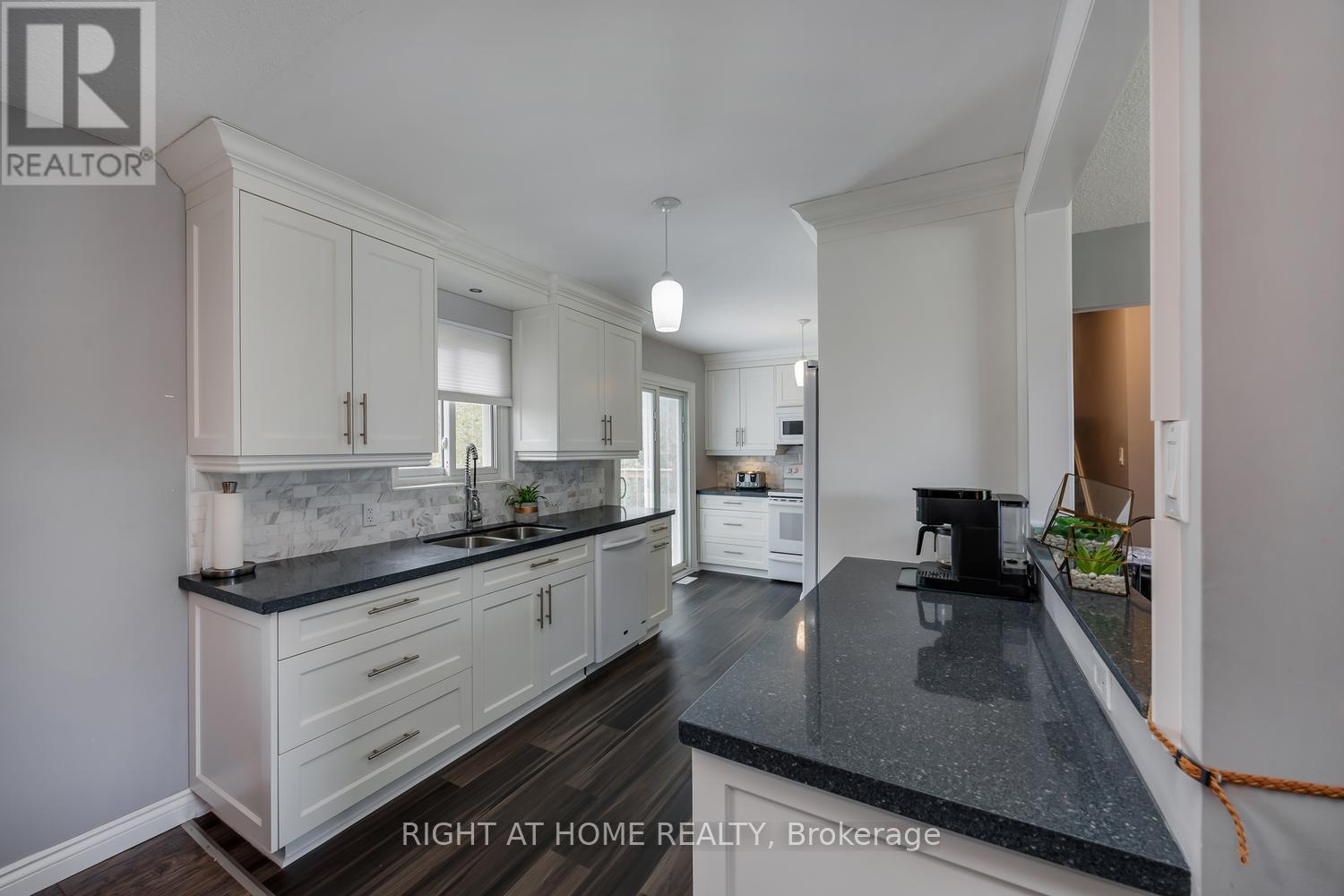 17 Crestview Avenue, Scugog, Ontario  L0B 1B0 - Photo 16 - E13040252