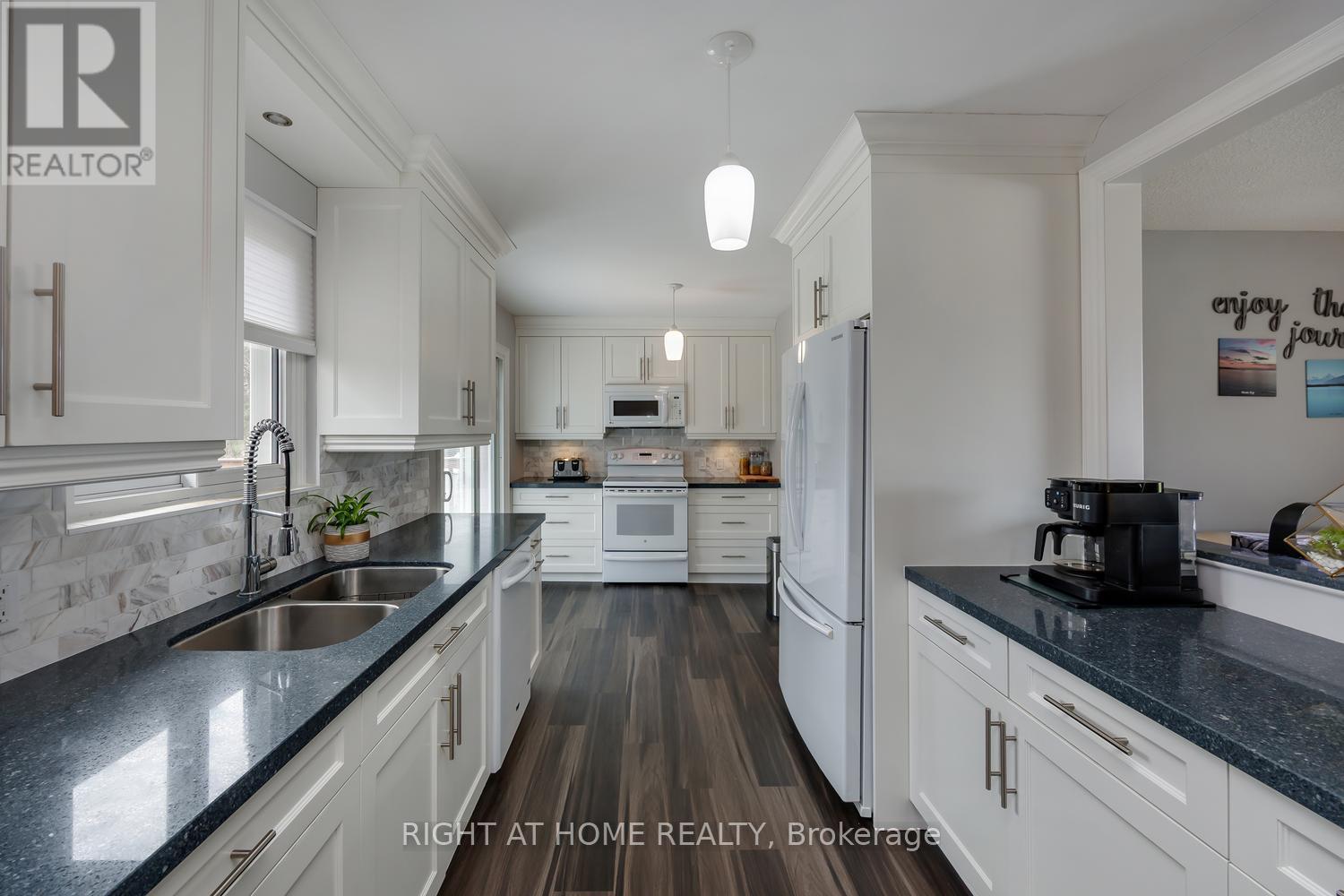 17 Crestview Avenue, Scugog, Ontario  L0B 1B0 - Photo 17 - E13040252