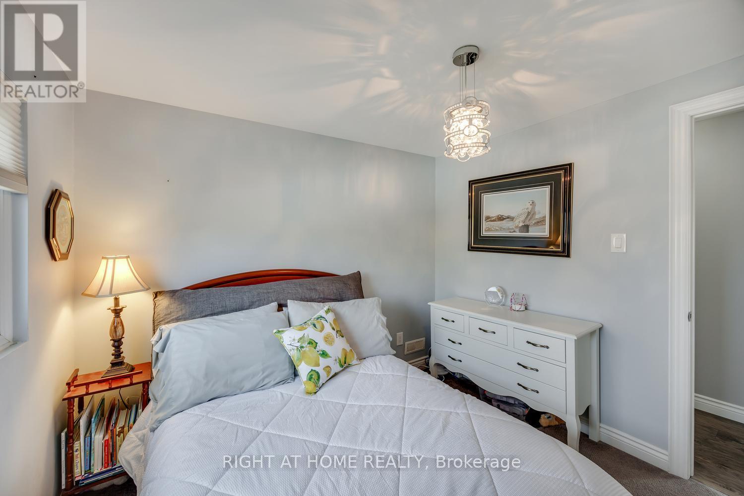 17 Crestview Avenue, Scugog, Ontario  L0B 1B0 - Photo 24 - E13040252