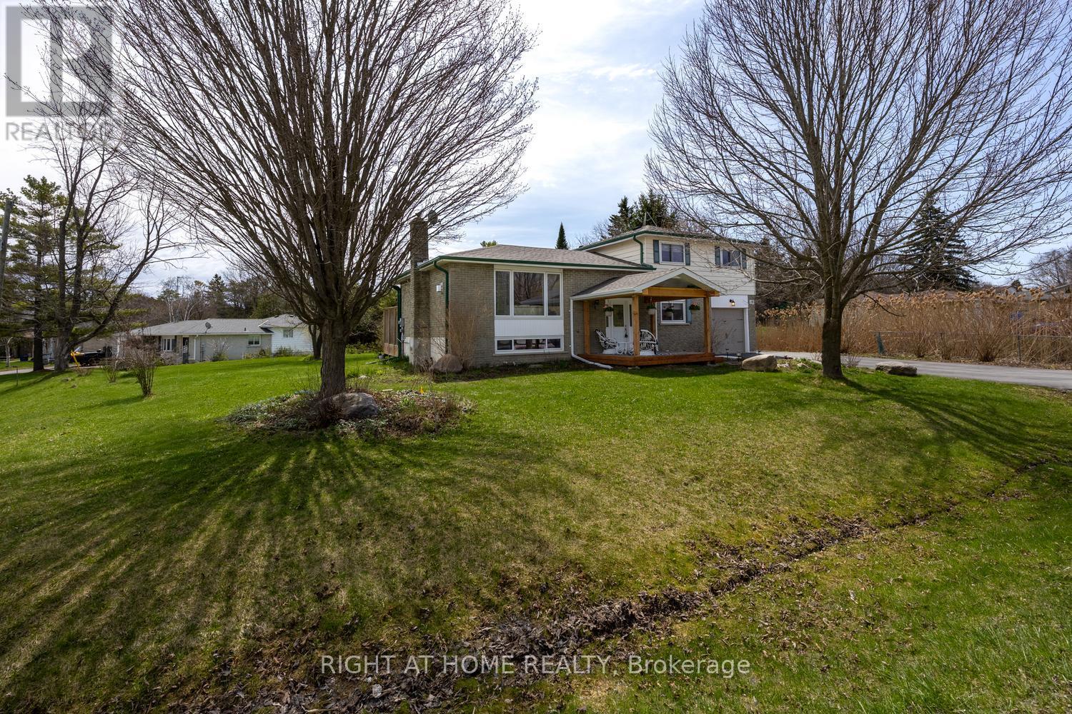 17 Crestview Avenue, Scugog, Ontario  L0B 1B0 - Photo 3 - E13040252