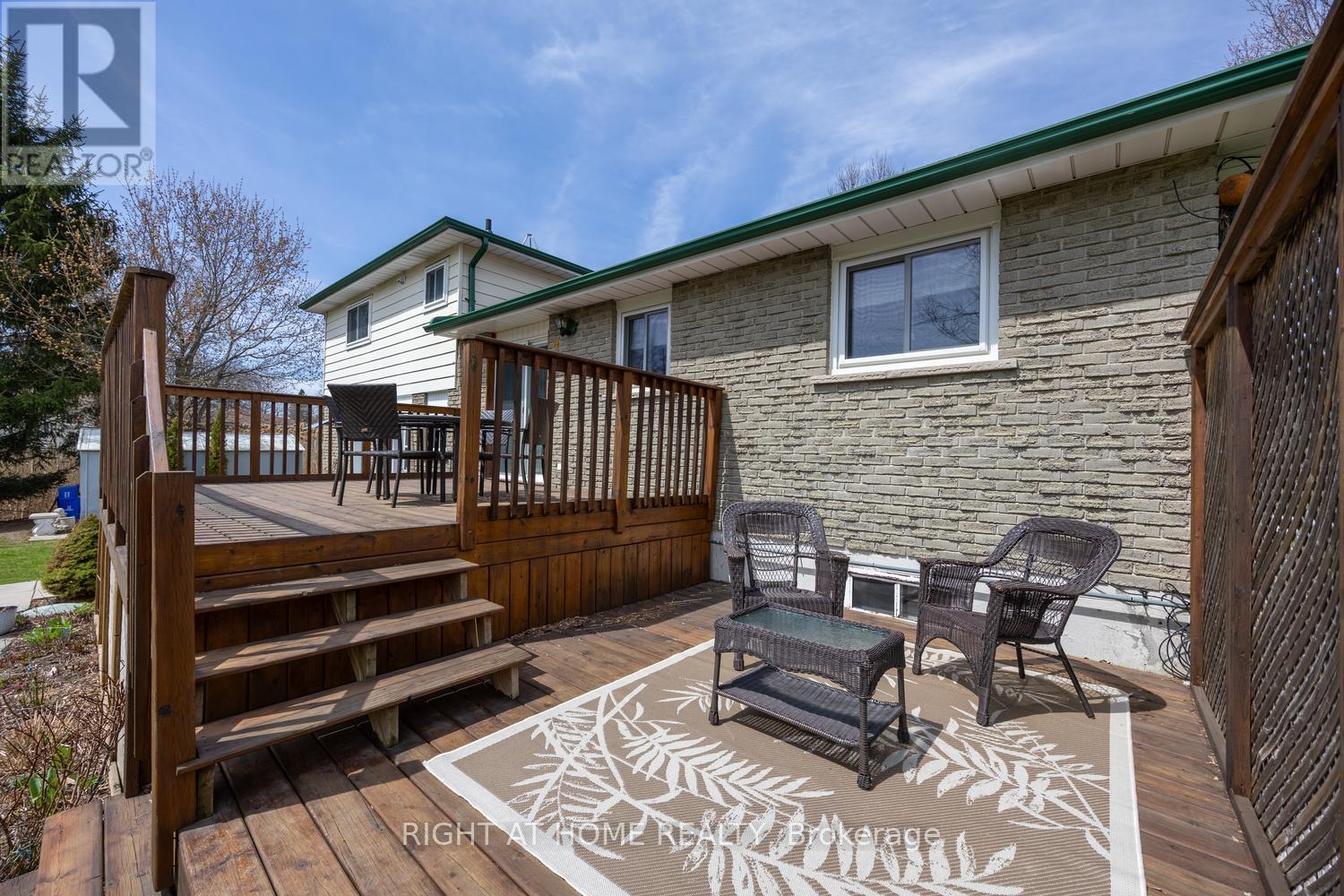 17 Crestview Avenue, Scugog, Ontario  L0B 1B0 - Photo 6 - E13040252