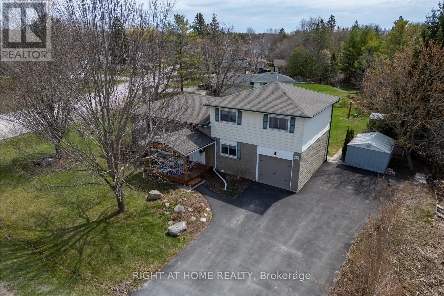 17 Crestview Avenue, Scugog, Ontario  L0B 1B0 - Photo 8 - E13040252