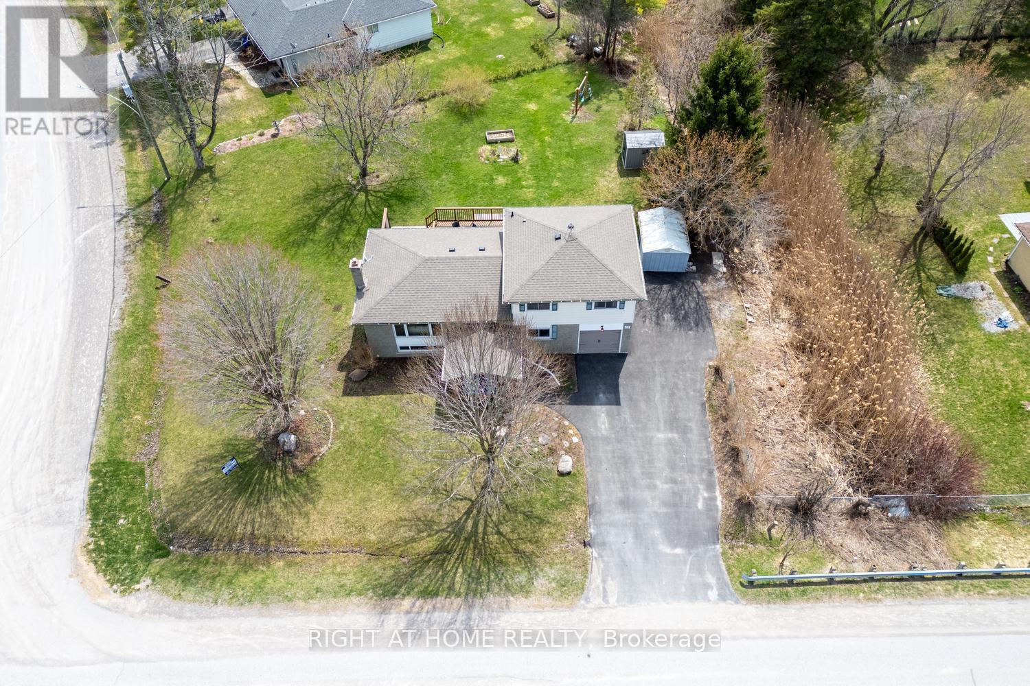 17 Crestview Avenue, Scugog, Ontario  L0B 1B0 - Photo 9 - E13040252