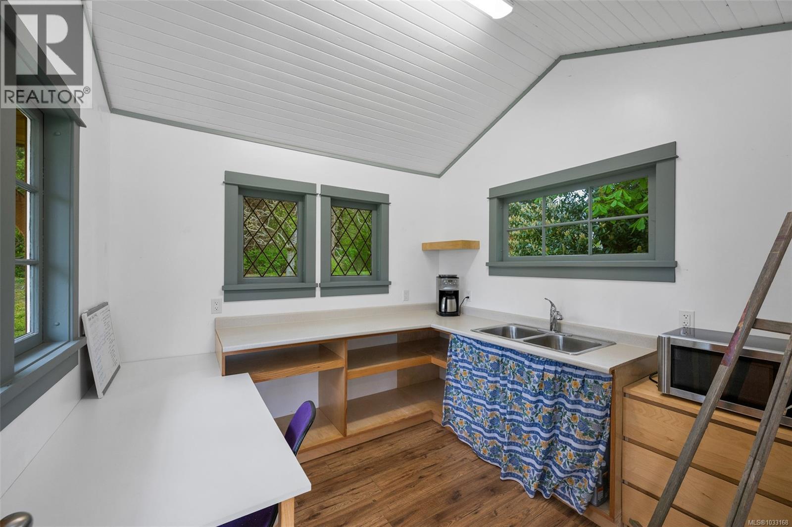 7356 Wallace Dr, Central Saanich, British Columbia  V8M 1S9 - Photo 59 - 1033168