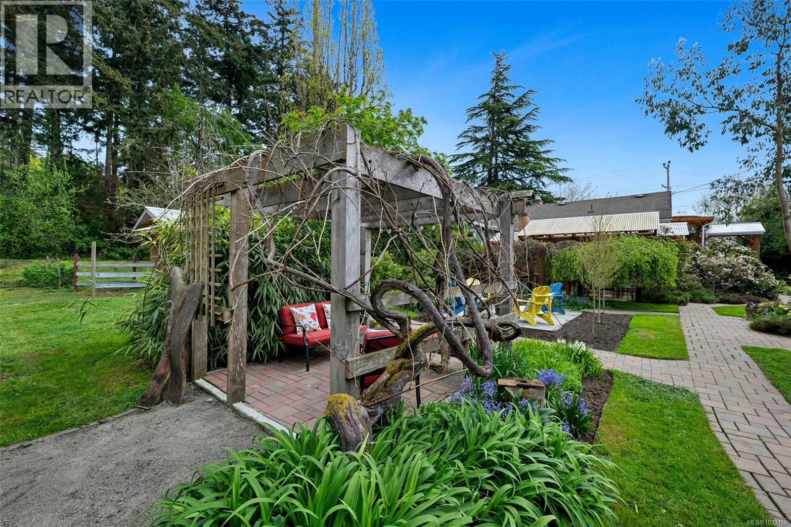 7356 Wallace Dr, Central Saanich, British Columbia  V8M 1S9 - Photo 74 - 1033168