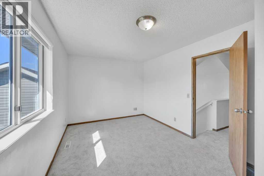 67 Martinwood Road Ne, Calgary, Alberta  T3J 3G7 - Photo 21 - A2297198