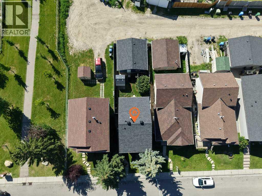 67 Martinwood Road Ne, Calgary, Alberta  T3J 3G7 - Photo 7 - A2297198