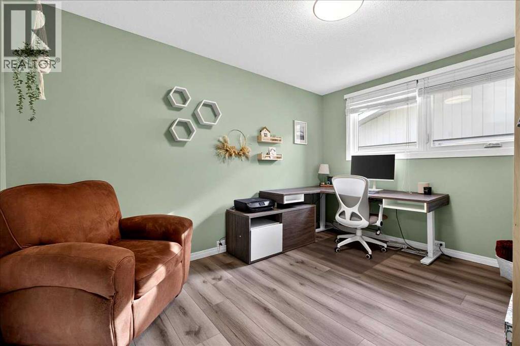 611 Lake Linnet Crescent SE, Calgary, Alberta  T2J 2J3 - Photo 19 - A2303802