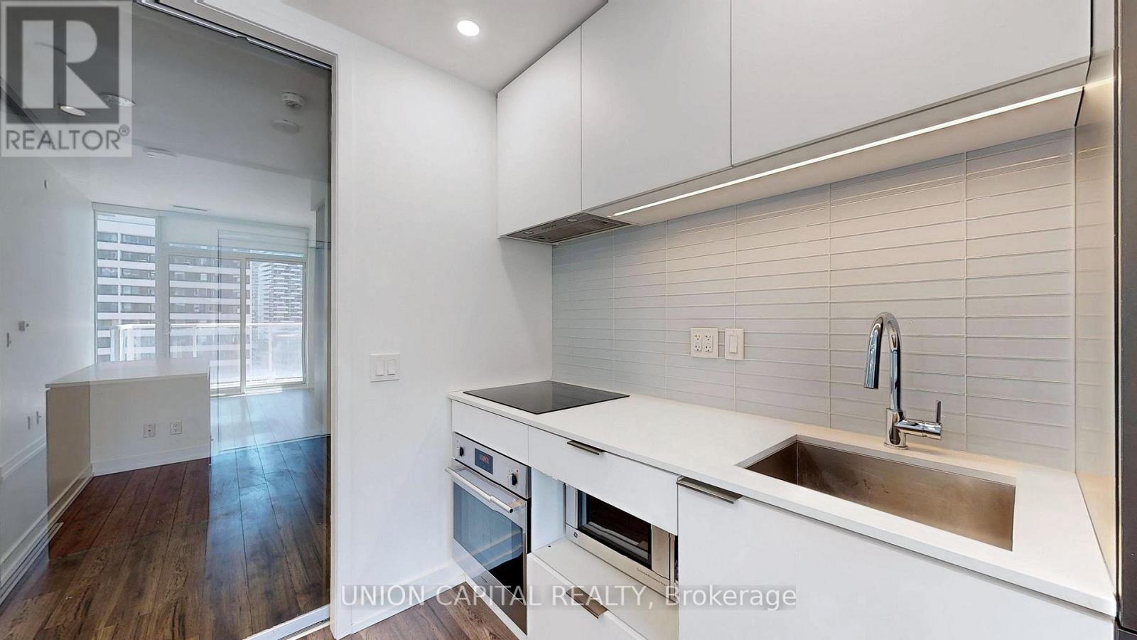 1013 - 33 Helendale Avenue, Toronto, Ontario  M4R 0A4 - Photo 3 - C13040188