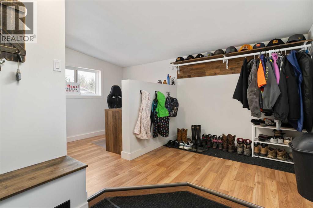 216 King Street, Bawlf, Alberta  T0B 0J0 - Photo 2 - A2303054