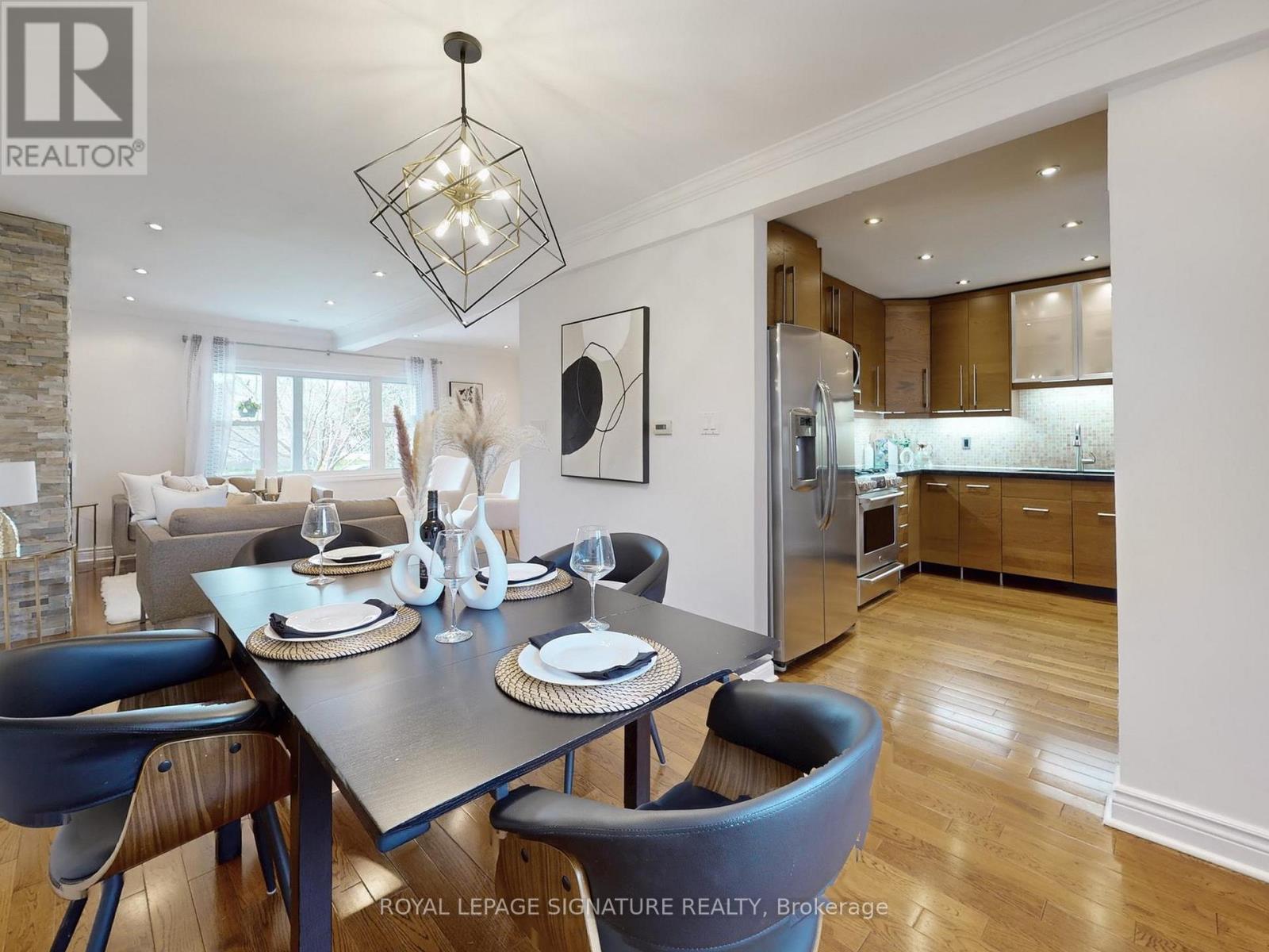 79 Meighen Avenue, Toronto, Ontario  M4B 2H4 - Photo 12 - E13039992