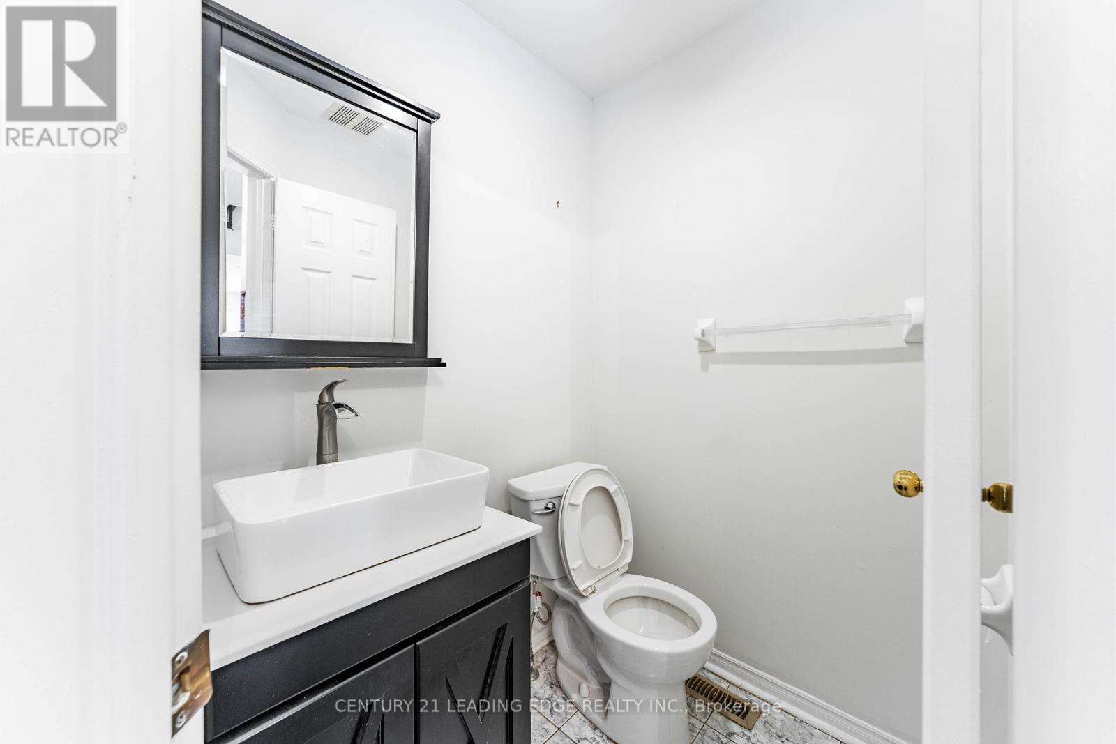 19 Connery Crescent, Markham, Ontario  L3S 4E5 - Photo 17 - N13040344