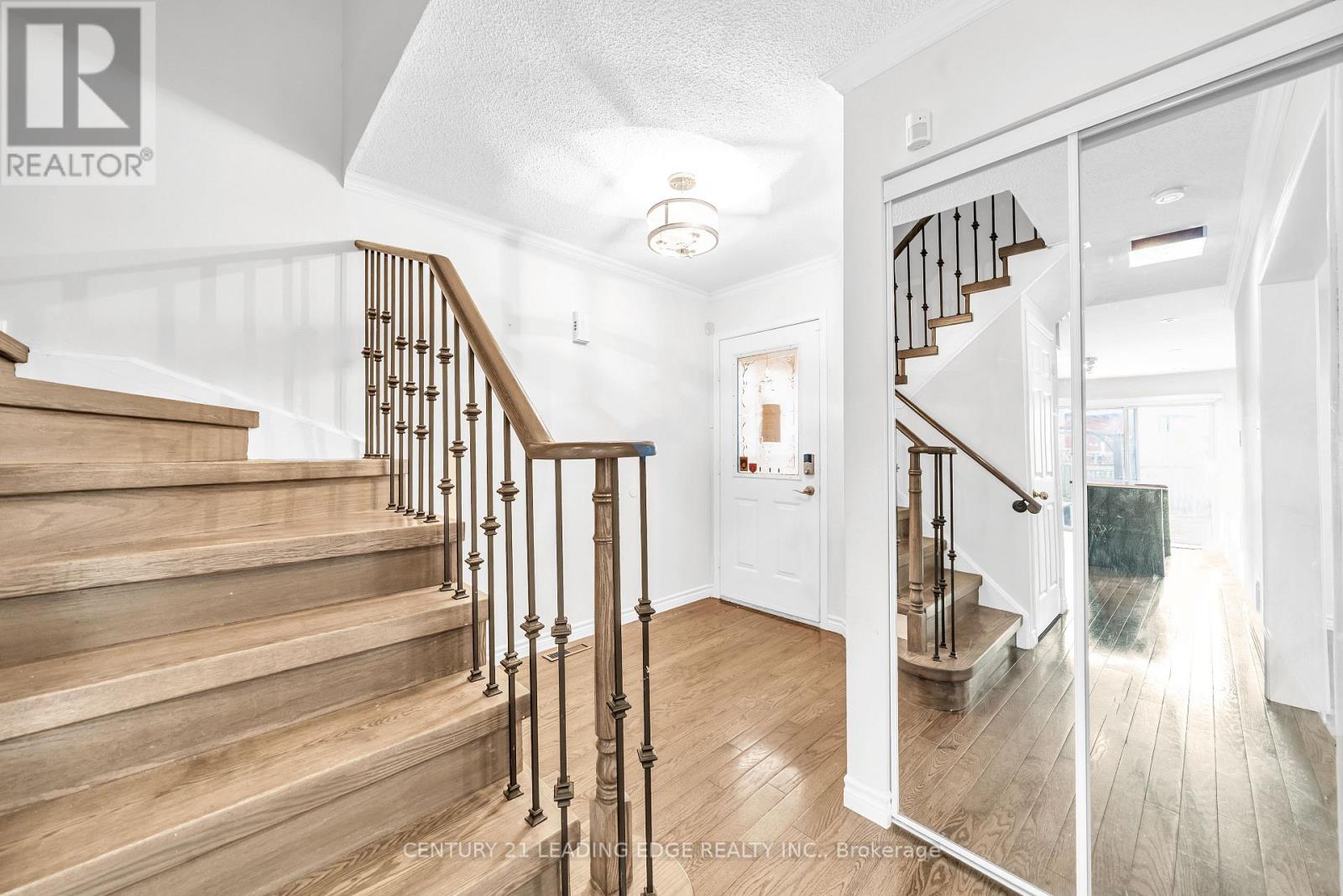 19 Connery Crescent, Markham, Ontario  L3S 4E5 - Photo 7 - N13040344