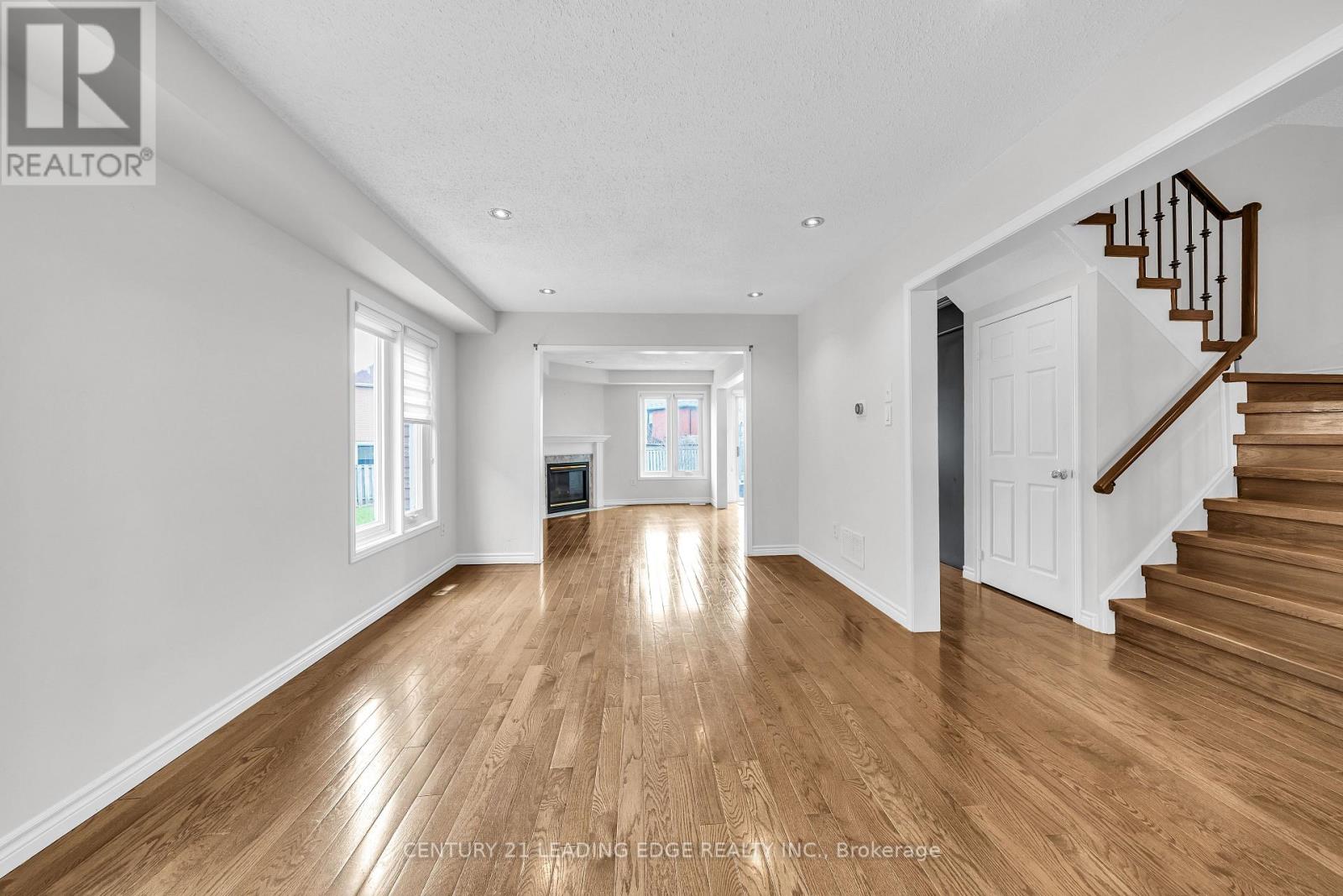 19 Connery Crescent, Markham, Ontario  L3S 4E5 - Photo 9 - N13040344