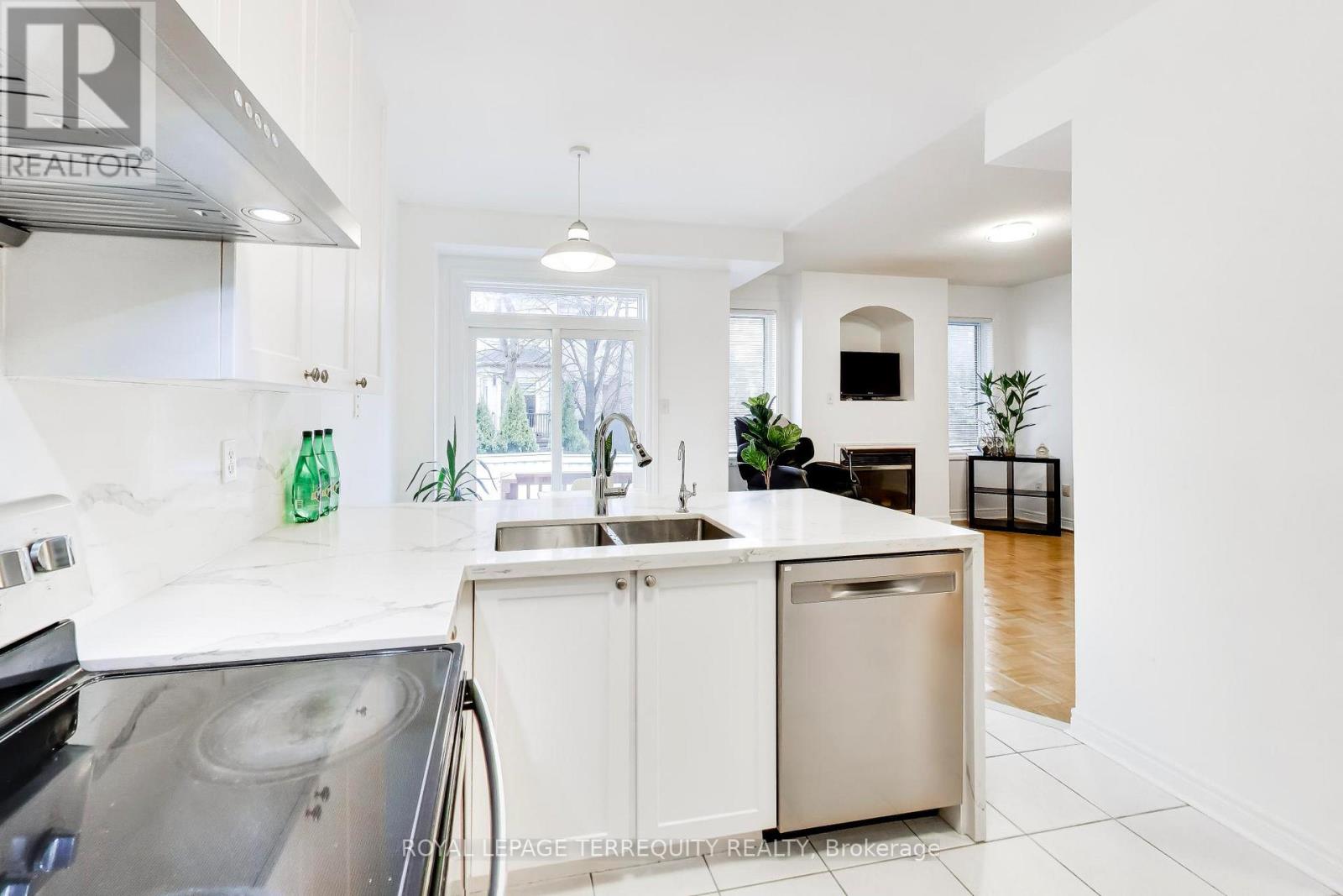 40 Teal Crescent, Vaughan, Ontario  L4H 2V5 - Photo 12 - N13040418