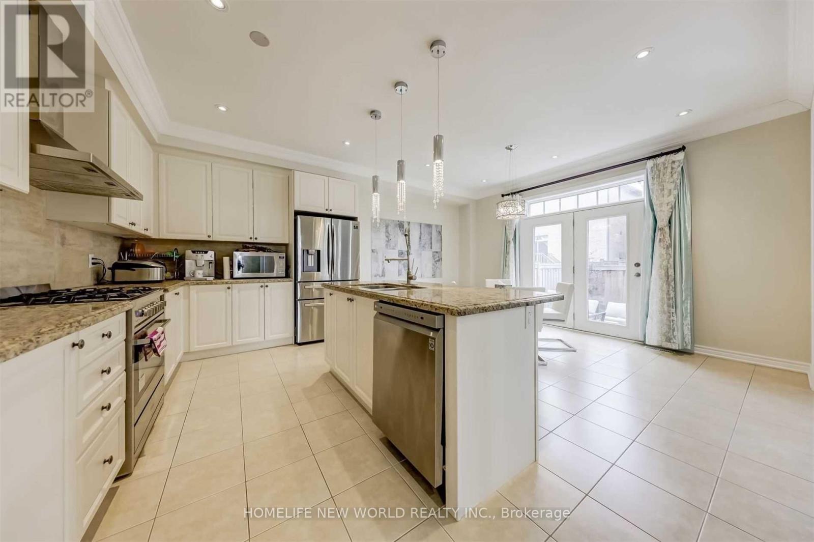 48 Roy Harper Avenue, Aurora, Ontario  L4G 0V4 - Photo 14 - N13040446