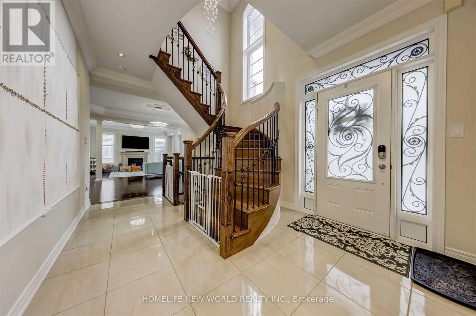 48 Roy Harper Avenue, Aurora, Ontario  L4G 0V4 - Photo 3 - N13040446