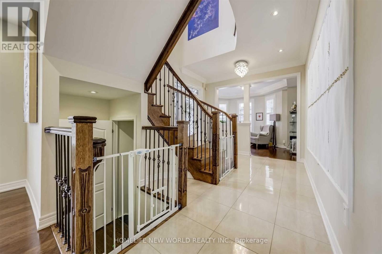 48 Roy Harper Avenue, Aurora, Ontario  L4G 0V4 - Photo 5 - N13040446