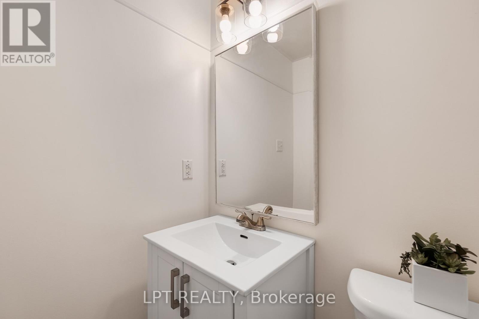 249 Rushbrook Drive, Newmarket, Ontario  L3X 2E3 - Photo 18 - N13035488