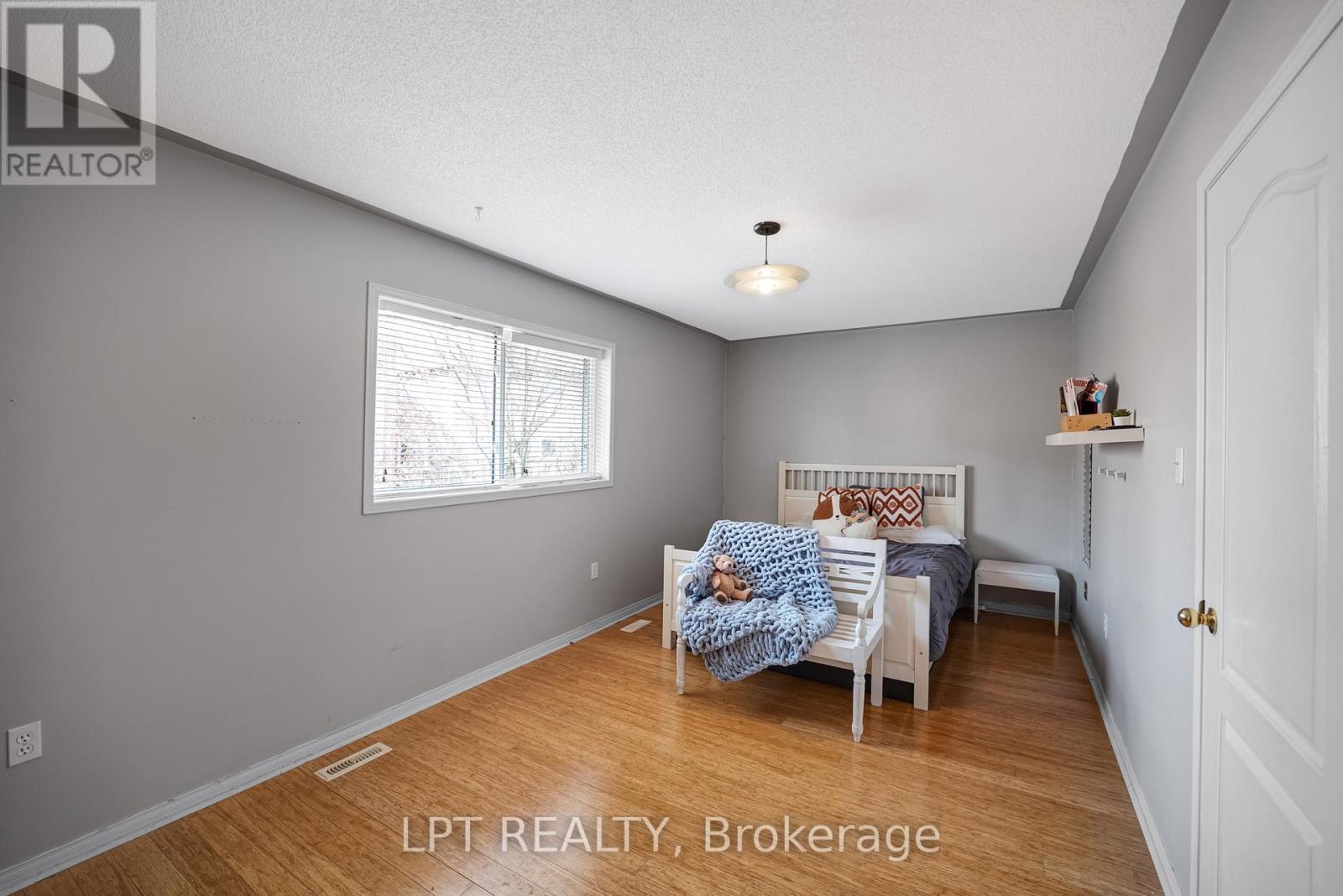 249 Rushbrook Drive, Newmarket, Ontario  L3X 2E3 - Photo 22 - N13035488