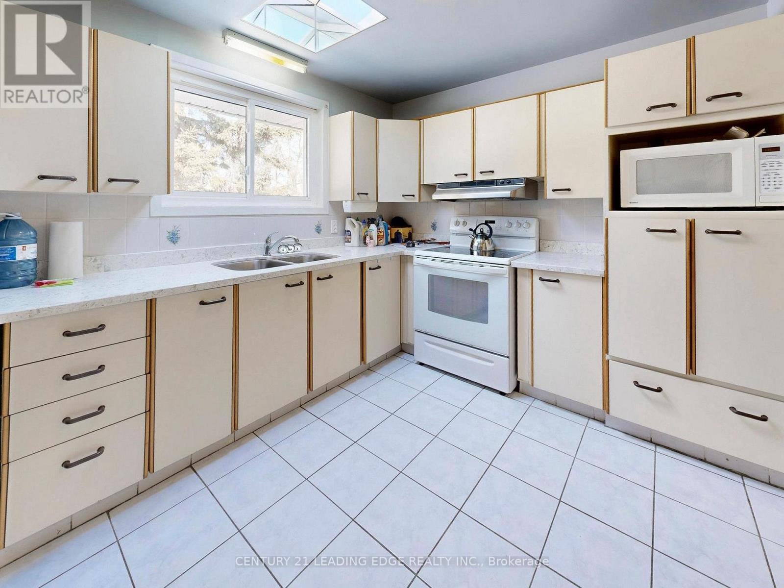 3525 Pollock Road E, Georgina, Ontario  L4P 0P6 - Photo 10 - N12849832