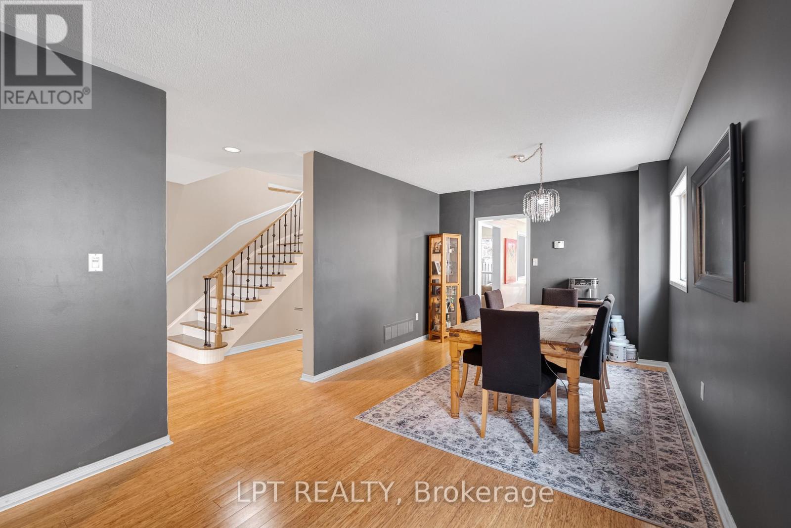 249 Rushbrook Drive, Newmarket, Ontario  L3X 2E3 - Photo 5 - N13035488