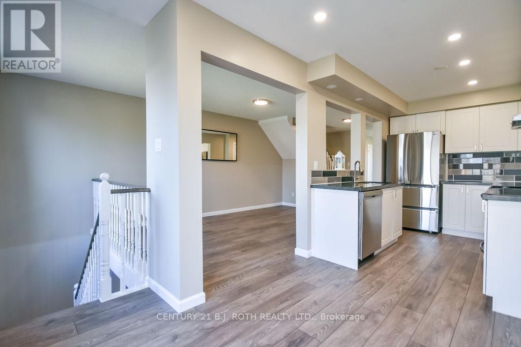 92 Cunningham Drive, Barrie (Ardagh), Ontario  L4N 8L5 - Photo 12 - S13040474