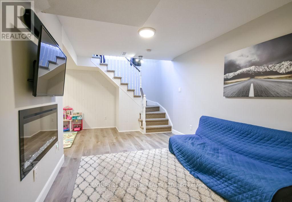 92 Cunningham Drive, Barrie (Ardagh), Ontario  L4N 8L5 - Photo 30 - S13040474