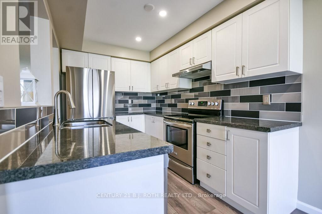 92 Cunningham Drive, Barrie (Ardagh), Ontario  L4N 8L5 - Photo 9 - S13040474