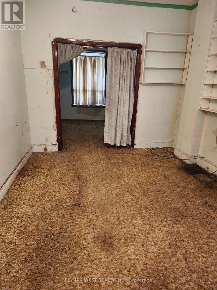 415 Symington Avenue, Toronto, Ontario  M6N 2W4 - Photo 7 - W12908612