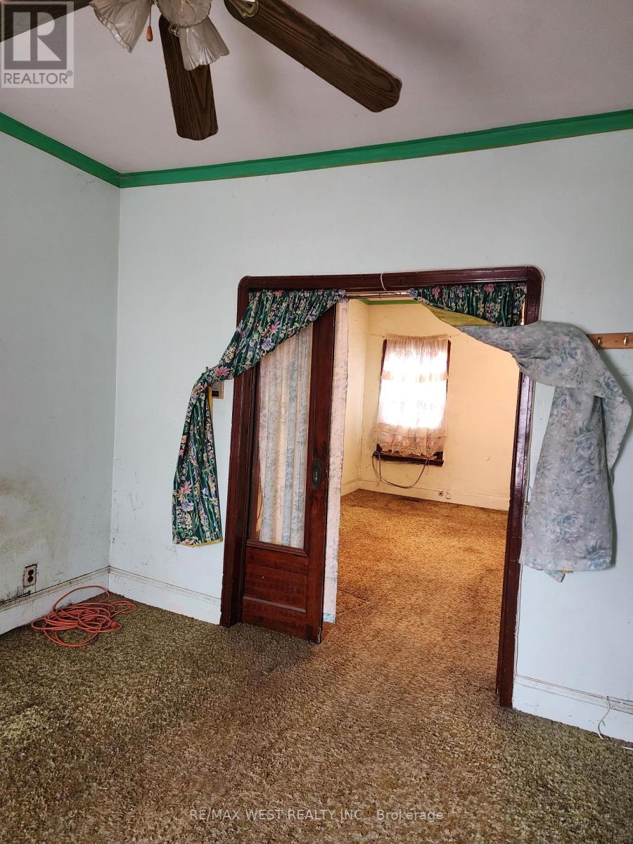 415 Symington Avenue, Toronto, Ontario  M6N 2W4 - Photo 8 - W12908612