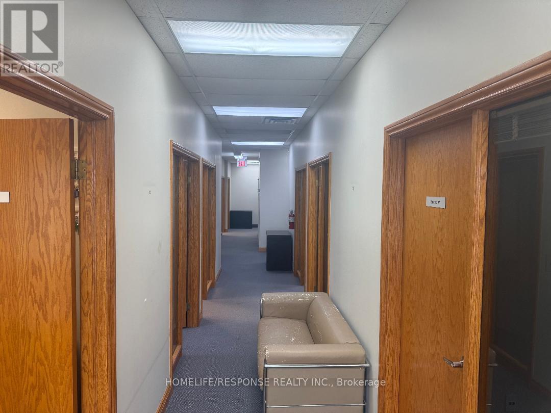 UPPER - 4304 VILLAGE CENTRE COURT, Mississauga, Ontario