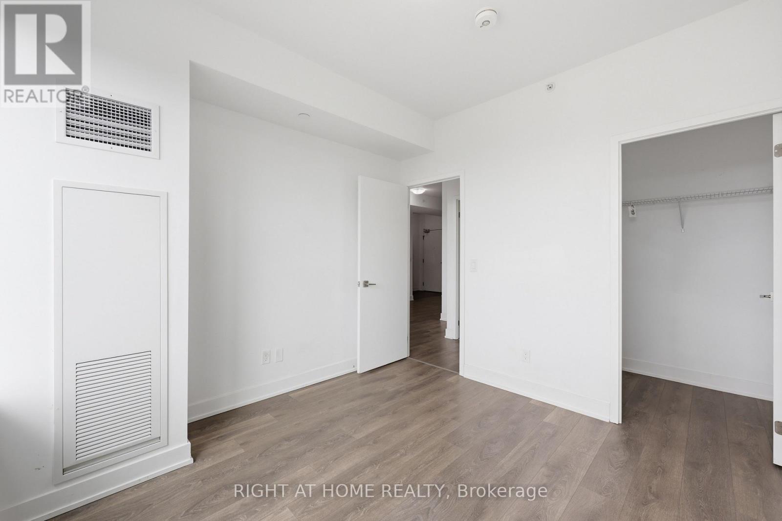 2407 - 297 Oak Walk Drive, Oakville, Ontario  L6H 3R6 - Photo 14 - W13029996