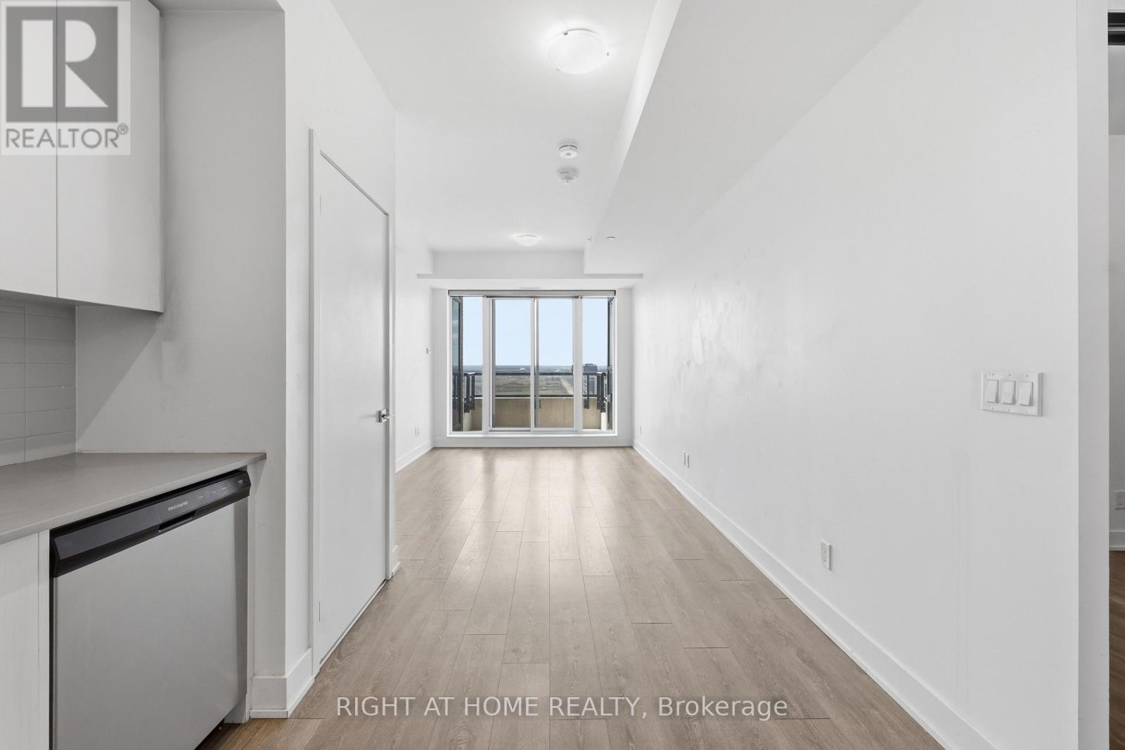 2407 - 297 Oak Walk Drive, Oakville, Ontario  L6H 3R6 - Photo 4 - W13029996