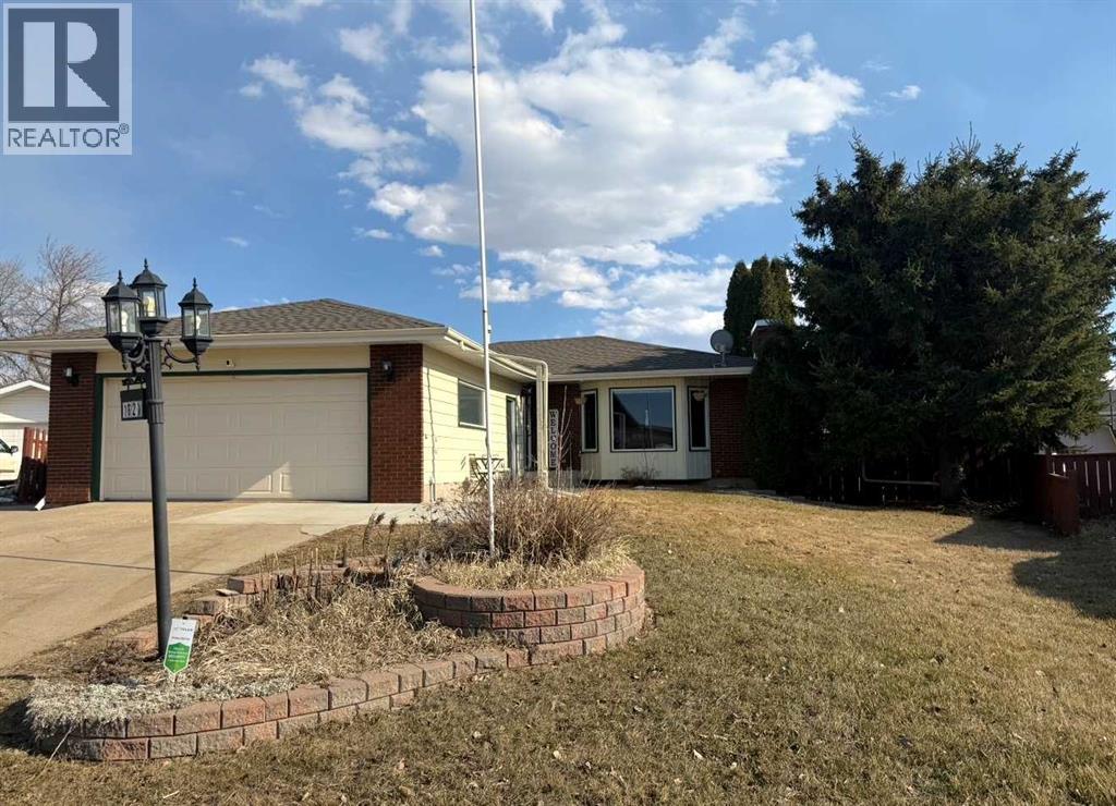 1621 4 Avenue, Wainwright, Alberta  T9W 1J3 - Photo 1 - A2291485