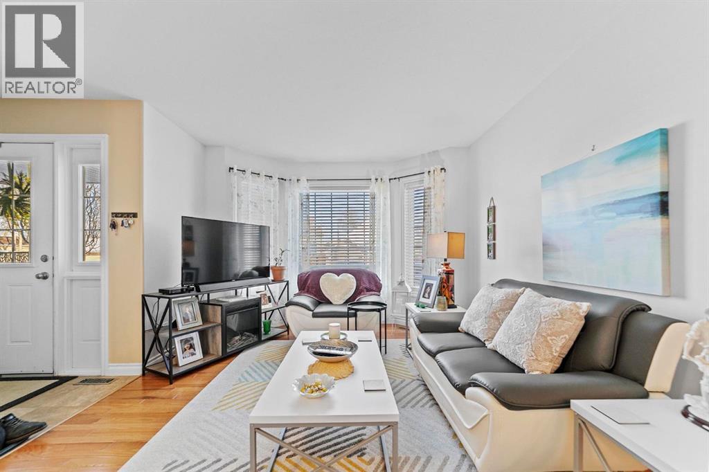 105, 5015 56 Street, Camrose, Alberta  T4V 2C8 - Photo 5 - A2293767