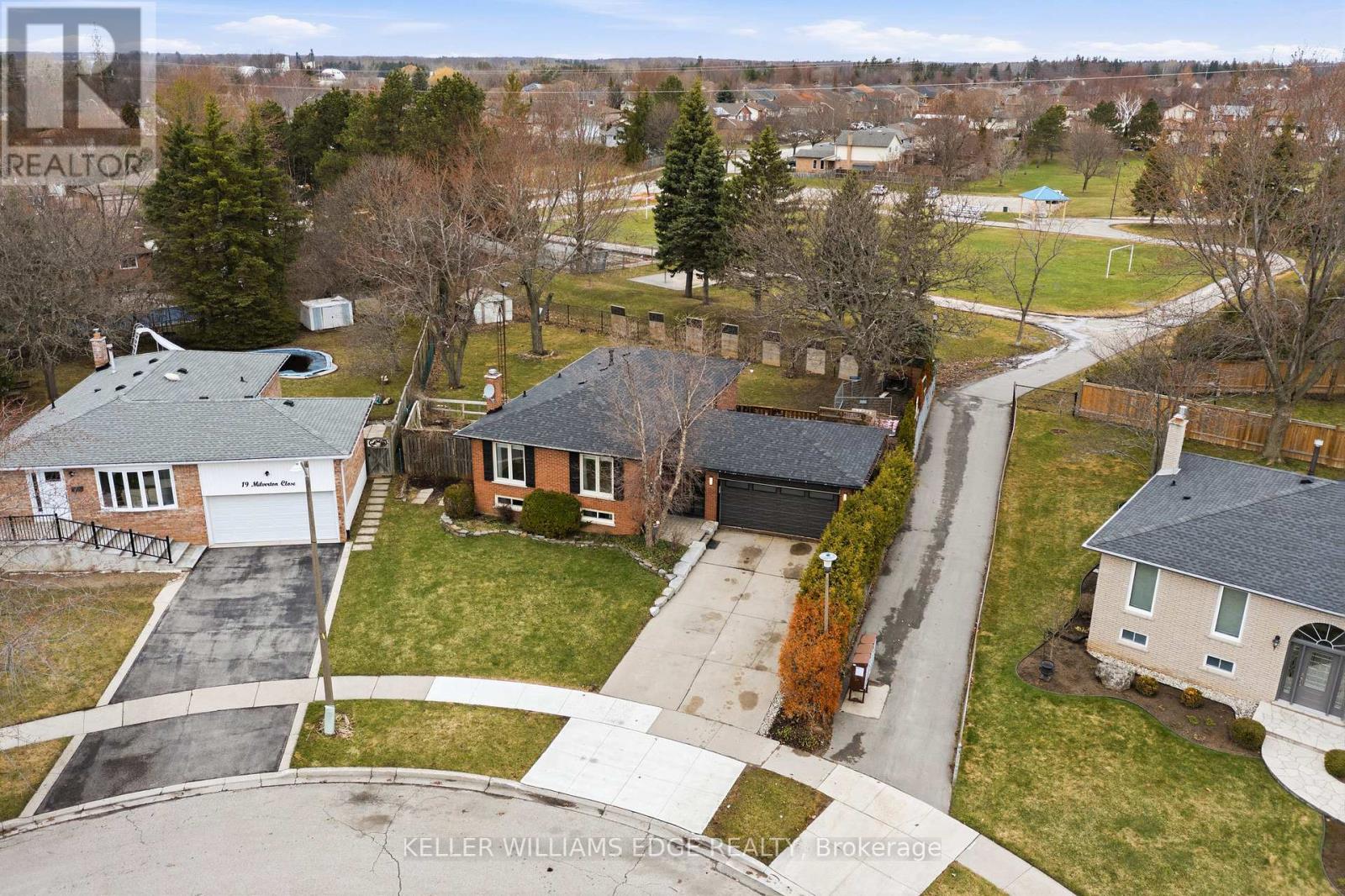 21 MILVERTON CLOSE, Hamilton, Ontario